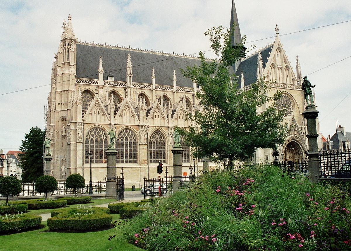 L'église Notre-Dame du Sablon, de style gothique (14e siècle), place du Sablon, à Bruxelles 