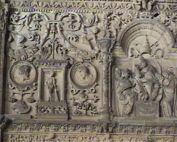 Détail des sculptures de la façade du portail de l'Université de Salamanque 