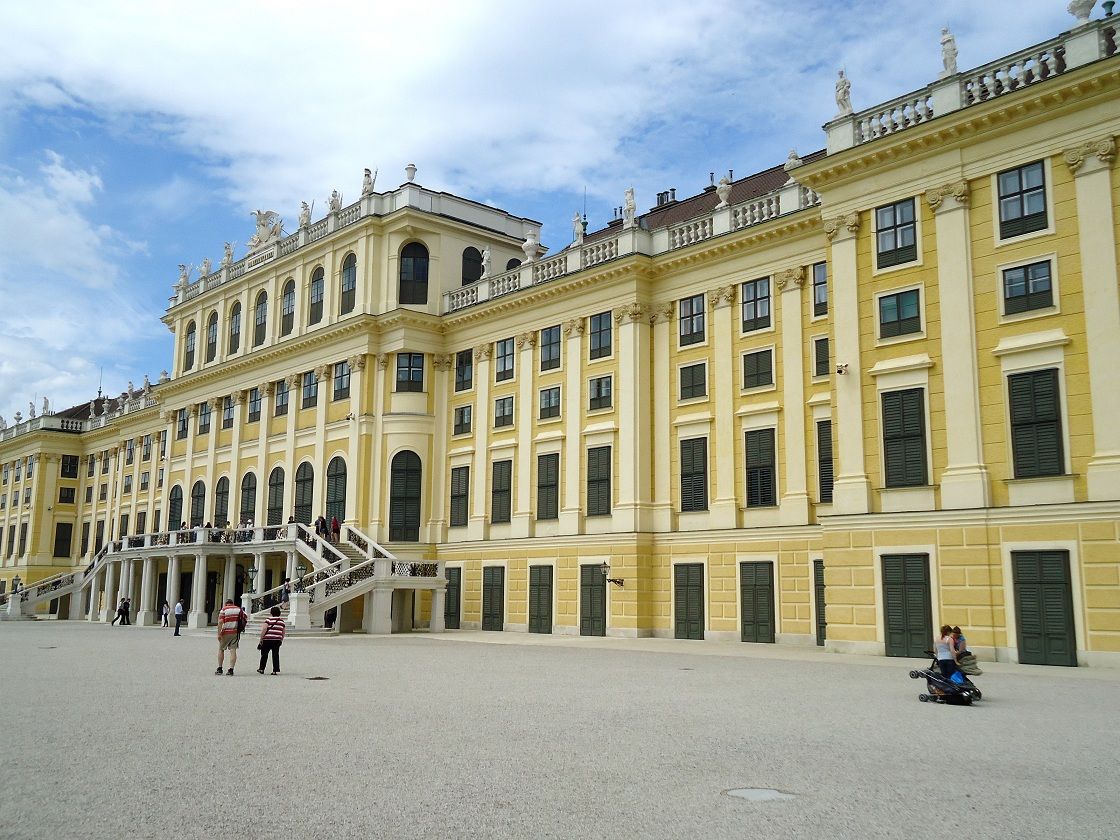 La façade sud, côté parc, du château de Schönbrunn 