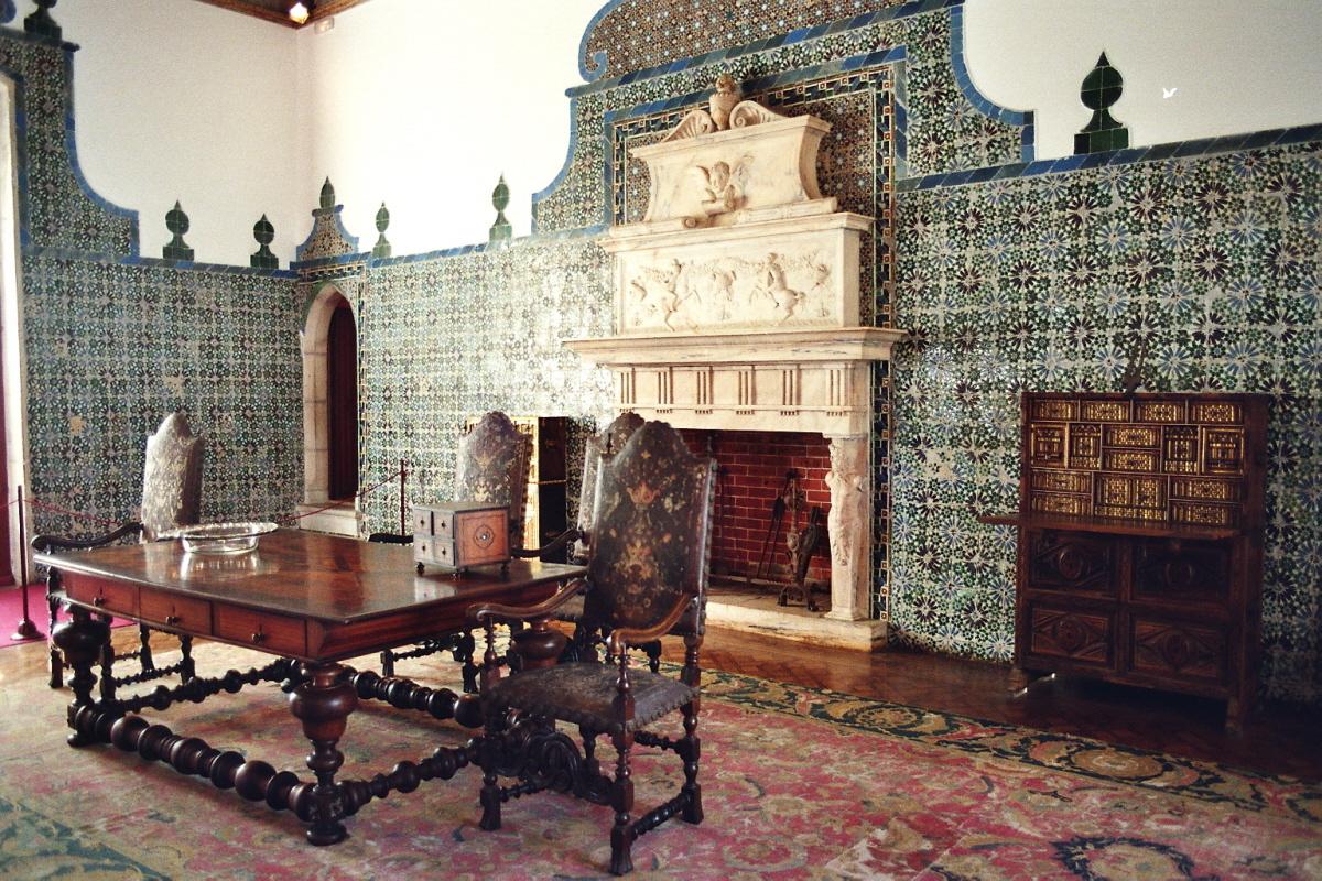 Les salles intérieures du palais royal de Sintra, palais d'été des anciens rois, commencé fin 14e siècle 