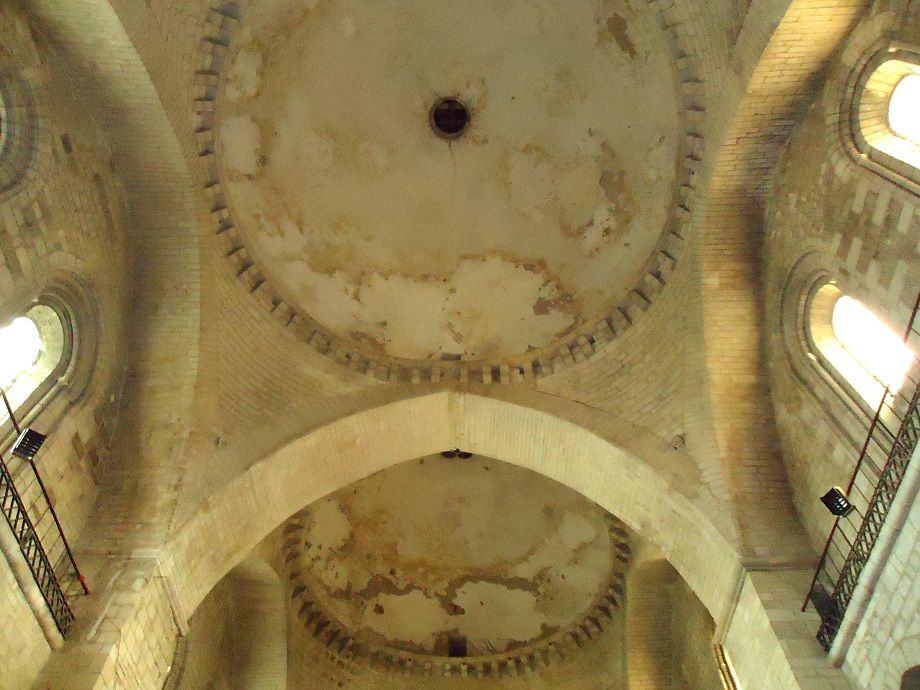 L'intérieur de l'abbatiale Sainte Marie de Souillac 