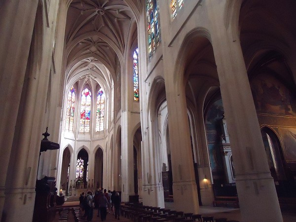 La nef et les voûtes de l'église des Saints-Gervais-et-Protais 