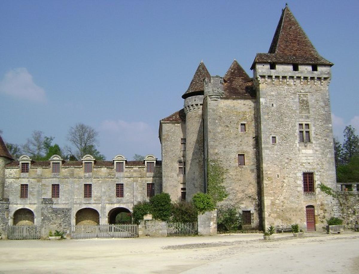 Le château de la Marthonie à Saint-Jean-de-Cole (Dordogne) 