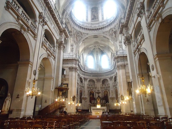 La nef et les voûtes de l'église Saint_paul (Paris 4e) 