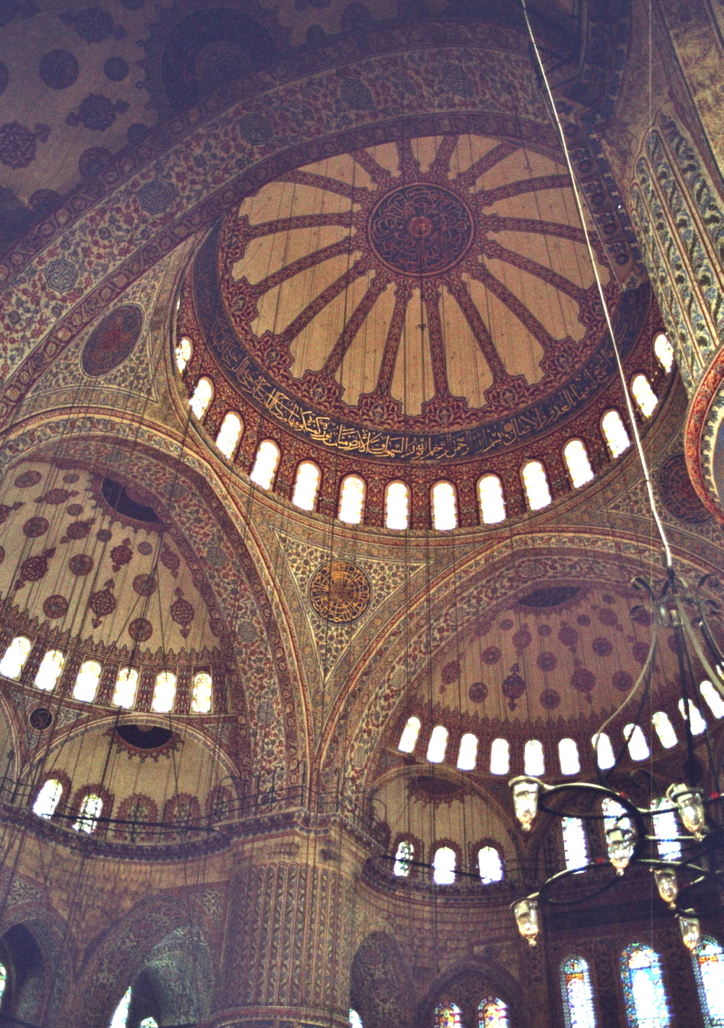 L'intérieur de la mosquée du sultan Ahmet (mosquée bleue) à Istanbul 