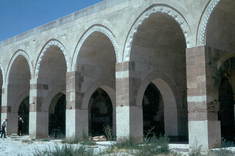 La cour intérieure du caravansérail (désaffecté) de Sultanhani (Anatolie) 