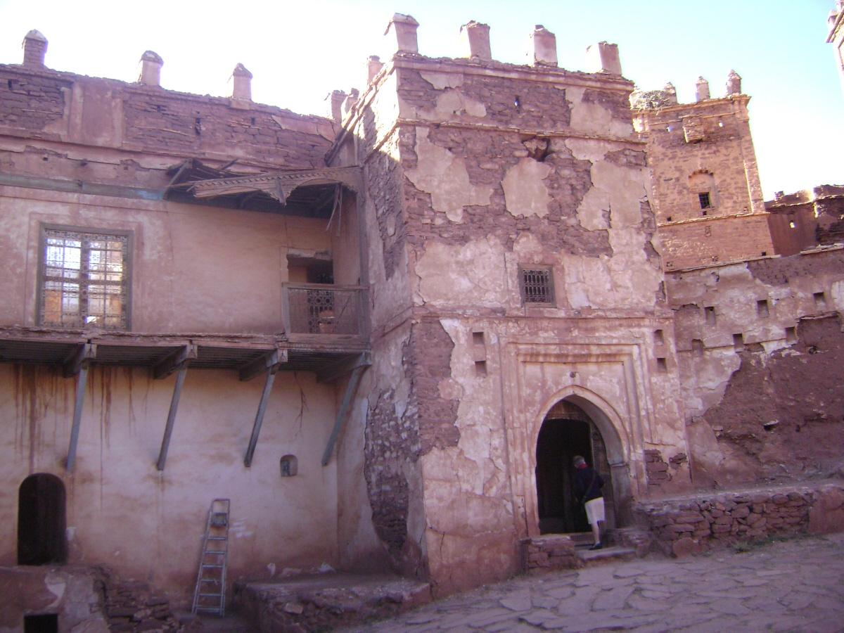 Fiche média no. 156034 La casbah (forteresse) du Glaoui (le gouverneur de Marrakech au 19e siècle) à Telouèt, abadonnée à l'indépendance et en grande partie ruinée