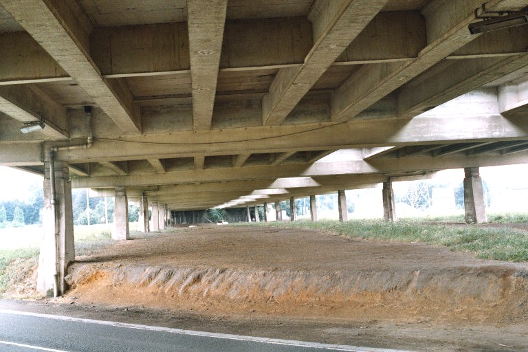 Viadukt Temploux der Autobahn E42 in Belgien 