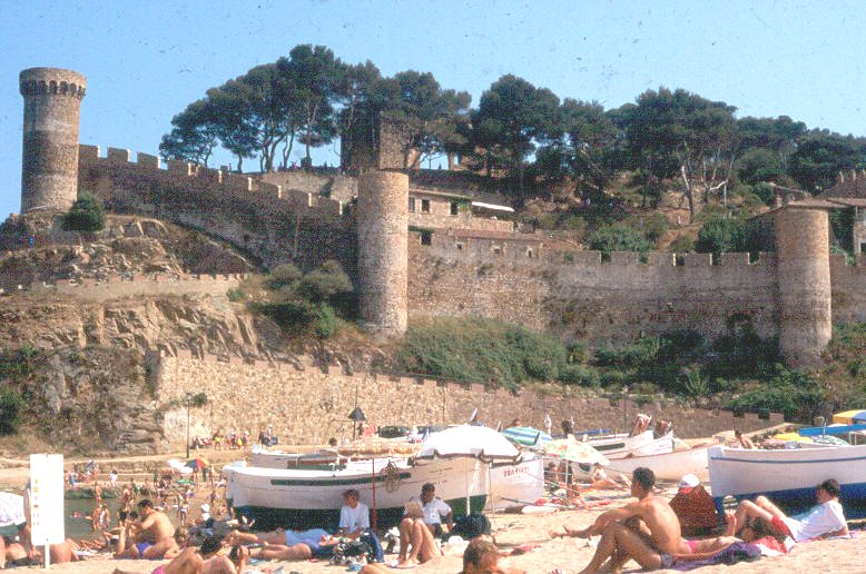 Les remparts médiévaux de Tossa de Mar (Catalogne) 