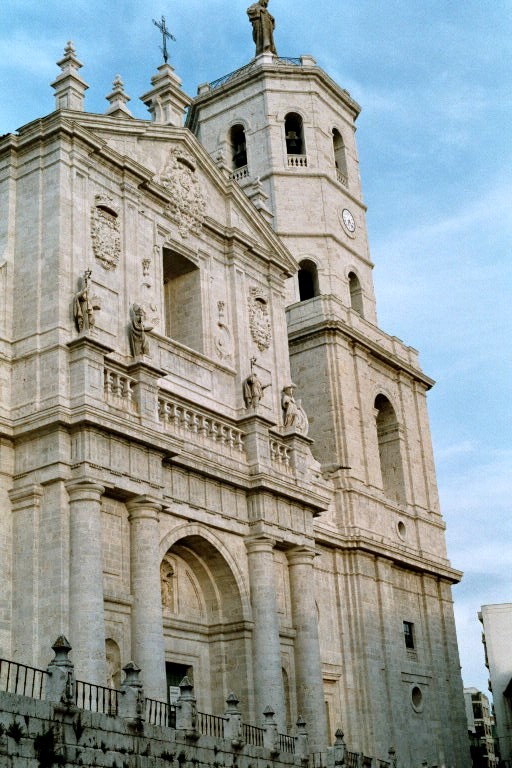 La façade de la cathédrale Nuestra Senora de la Asuncion à Valladolid (Castille-et-Léon) 
