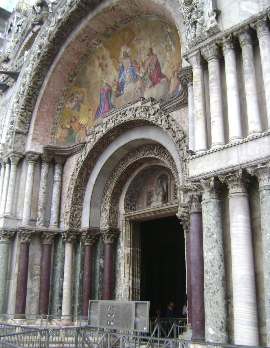 La façade de la basilique Saint Marc à Venise 