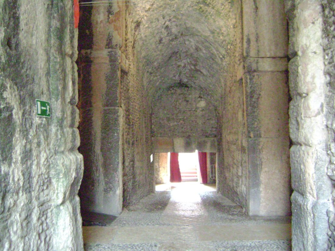 Les galeries intérieures des arênes de Vérone (Vénétie) 