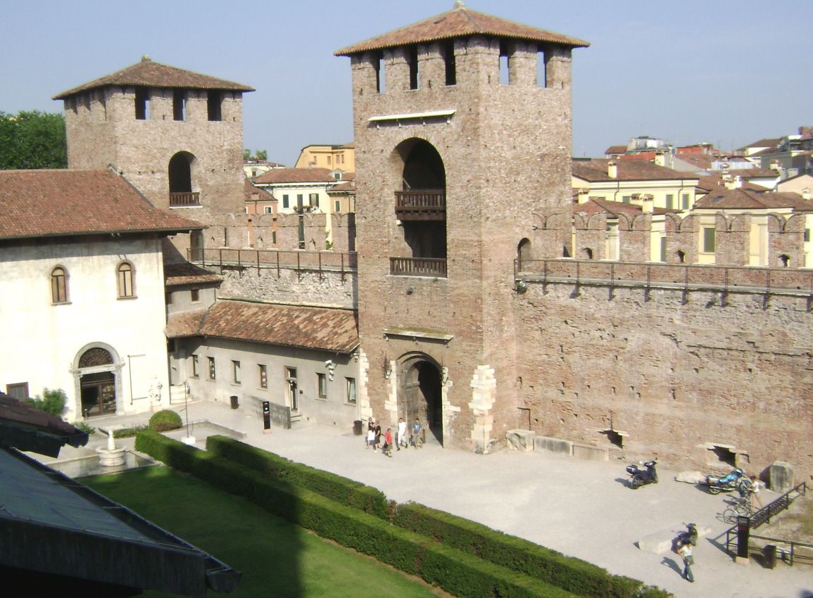 Le Castel Veccchio (Vieux château), l'ancienne forteresse médiévale des Scaliger, devenu musée d'Art ancien, à Vérone (Vénétie) 