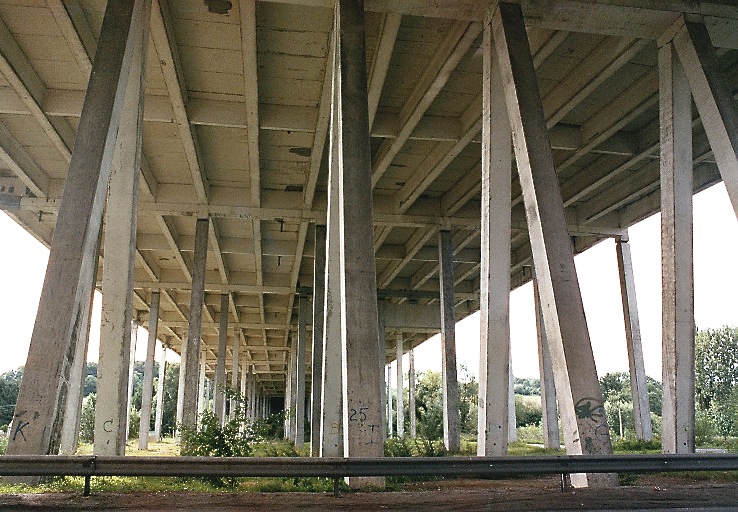 La structure du viaduc de Wauthier-Braine, sur l'E19 