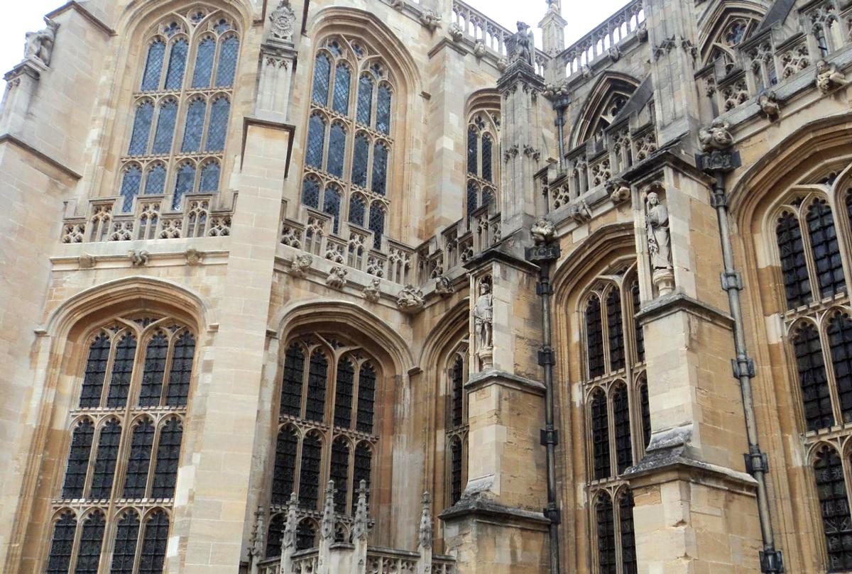 Fiche média no. 176431 Windsor. Le château : la chapelle Saint-Georges a été initiée en 1475 par le roi Edouard IV et terminée sous Henri VIII un demi siècle plus tard dans le style gothique flamboyant perpendiculaire typique de l'Angleterre du 16e siècle