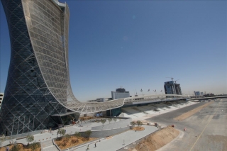 The Swoosh. Das Abu Dhabi National Exhibition Centre (ADNEC) 