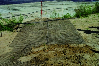 Geotextilmessmatte in der Anwendung auf einem Kriechhang in einer Braunkohlengrube 