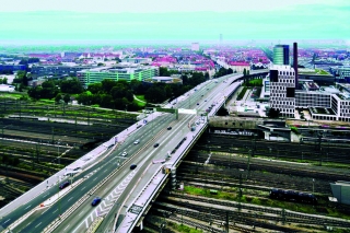 Die Donnersberger Brücke in München, an deren Auf- und Abfahrtsrampen die MAURER-XW1 Wellendehnfugen eingebaut wurden 