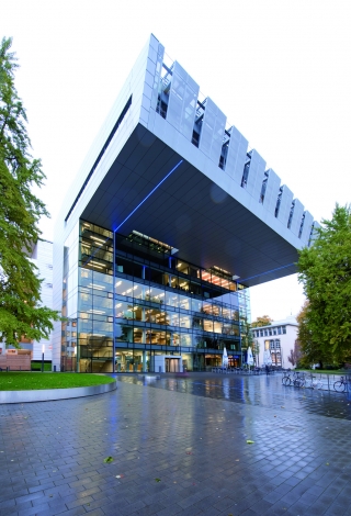 Ambitionierte Architektur: das SuperC, das neue Servicezentrum der Rheinisch-Westfälischen Technischen Hochschule Aachen 