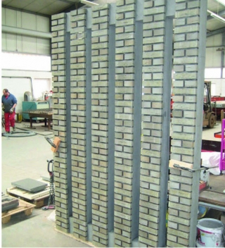 Vorgefertigte Fassadenplatten (Fotos: CRH Clay Solutions) 