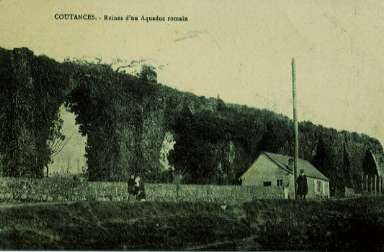 Ruinen des Aquäduktes in Coutances (Postkarte) 
