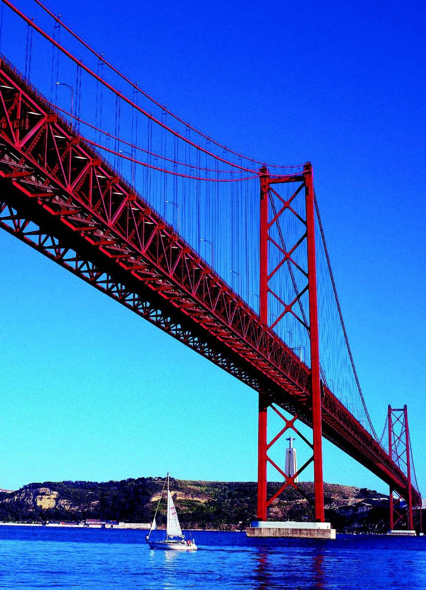 Die „Ponte 25 de Abril“ verbindet Lissabon mit Almada 