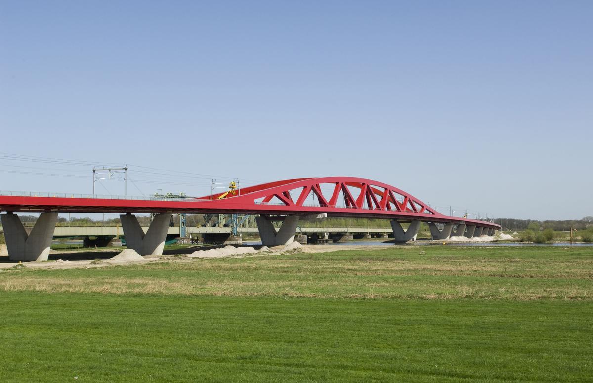 Zwolle Railroad Bridge, Spectacular new bridge over the Ijssel 