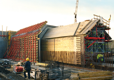 PERI provided the contractors with a cost-effective solution with formwork and shoring from one source 