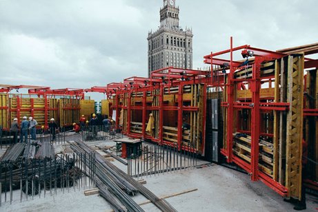 Hotel Inter-Continental, Warsaw, Poland Special window boxouts are fixed to the PERI VARIO girder wall formwork and climb together without a crane from floor to floor