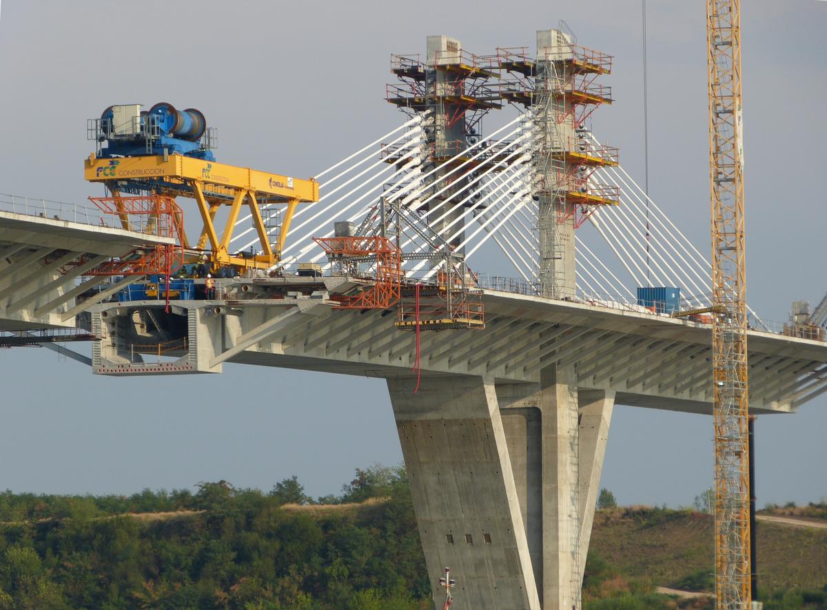 Vidin-Calafat bridge under construction 
