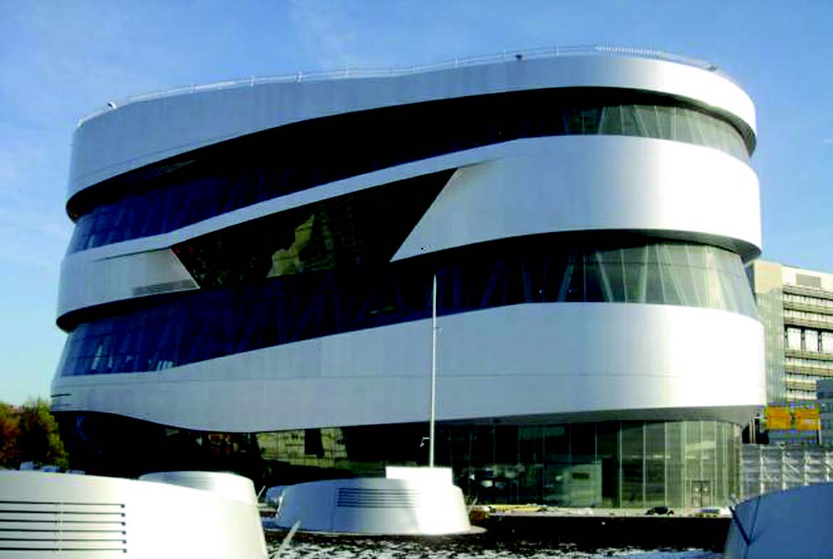 Mercedes-Benz Museum Stuttgart: Außenfassade mit 8500 m² Glas 