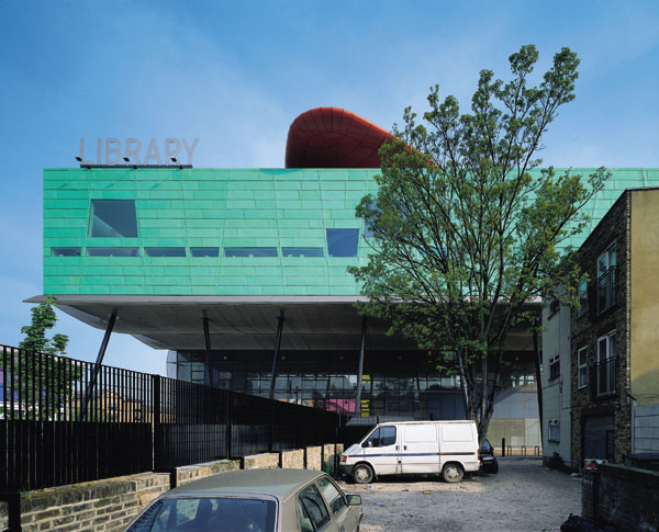 Peckham LibraryPartial view of the southern face 