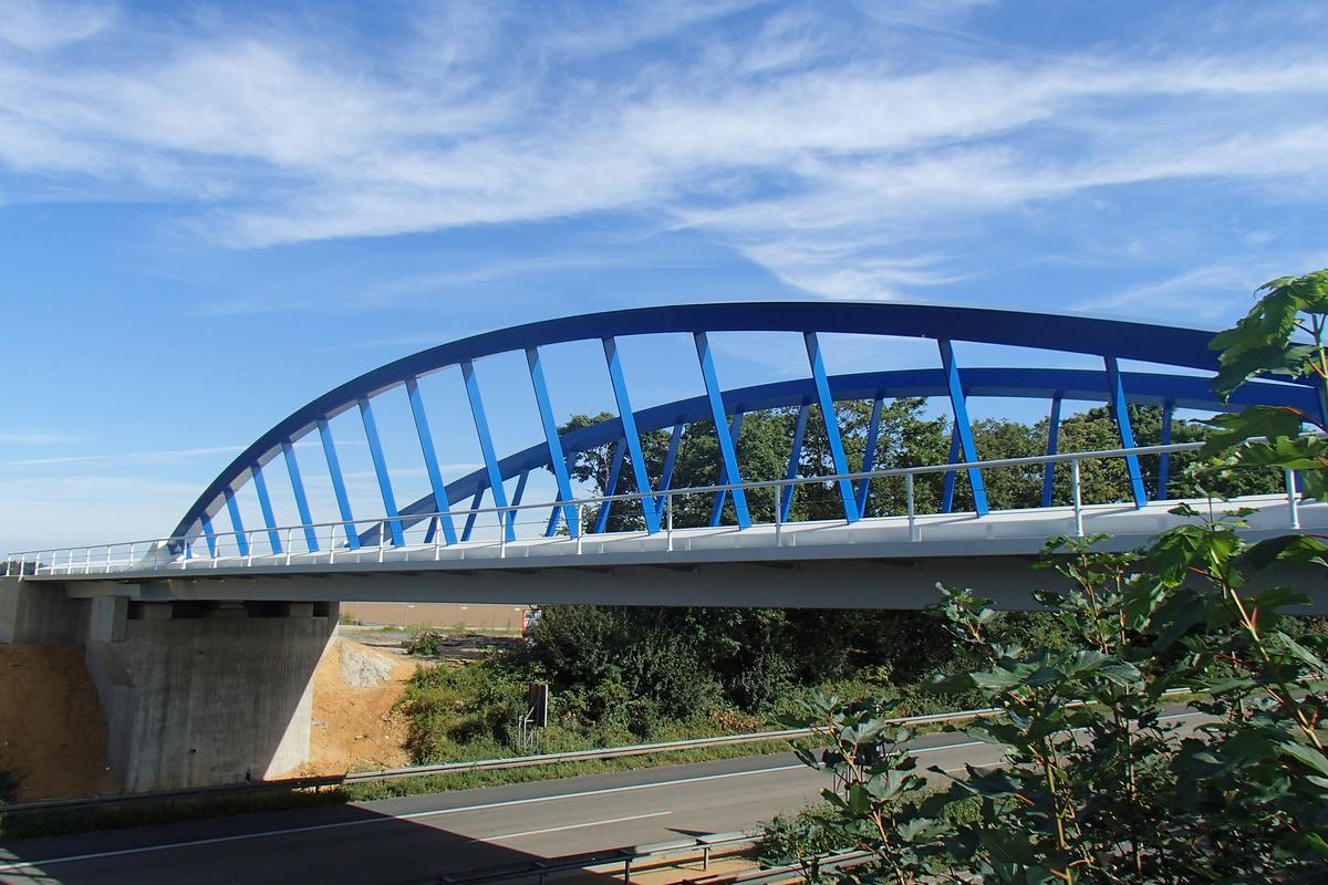 Pont ferroviaire franchissant l'autoroute A4 près de Düren 