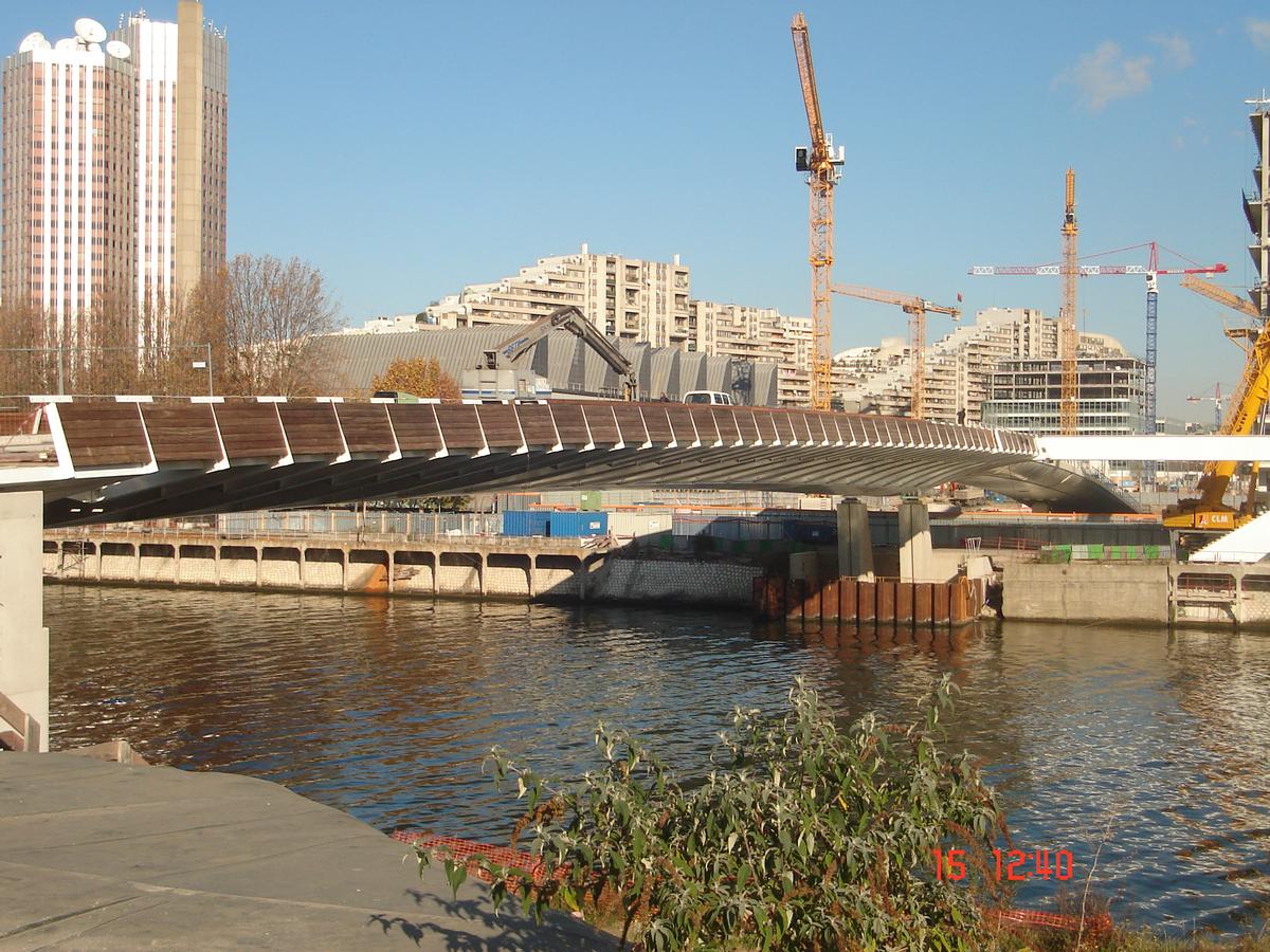 Brücke über den großen Seinearme in Boulogne-Billancourt 
