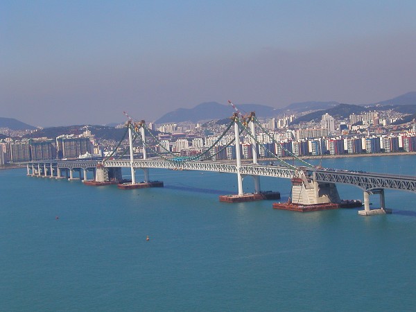 Grand pont de Kwang Ahn à Busan 