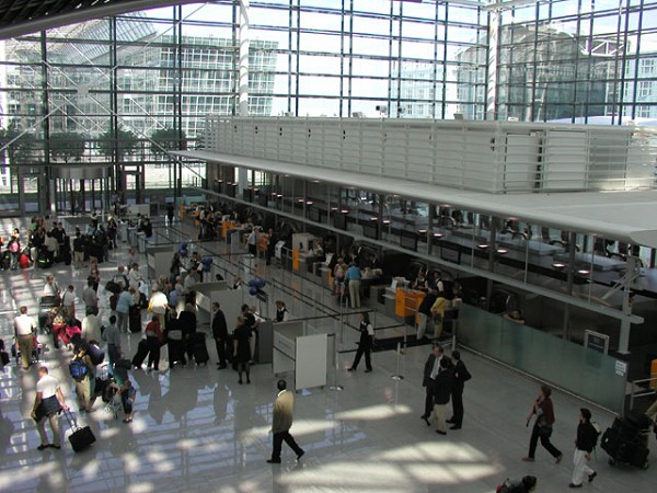 Aéroport de Munich: Aérogare 2 - enregistrement 
