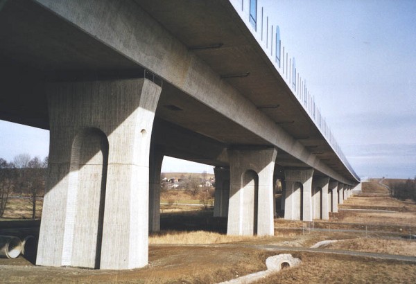 Autobahn A9 – Talbrücke Münchberg – Seitenansicht 