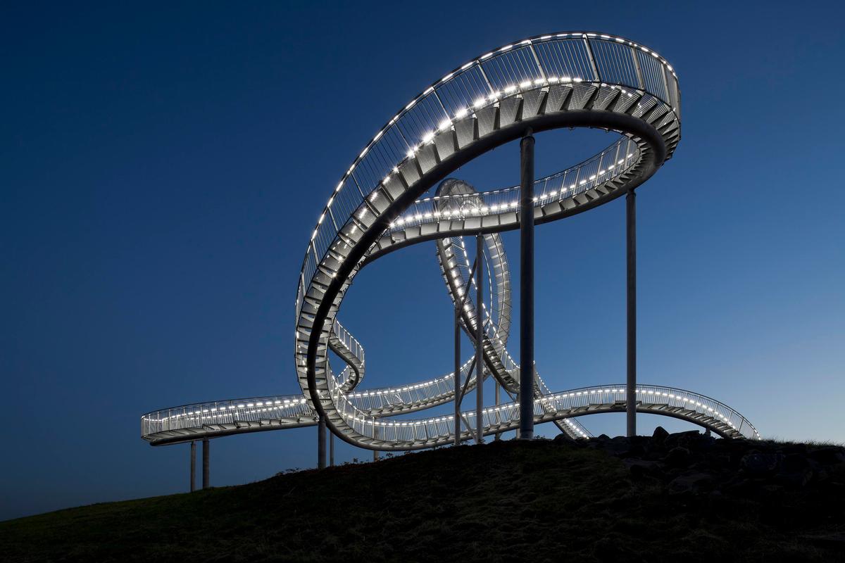 Sculpture "Tiger & Turtle – Magic Mountain" by Heike Mutter and Ulrich Genth 