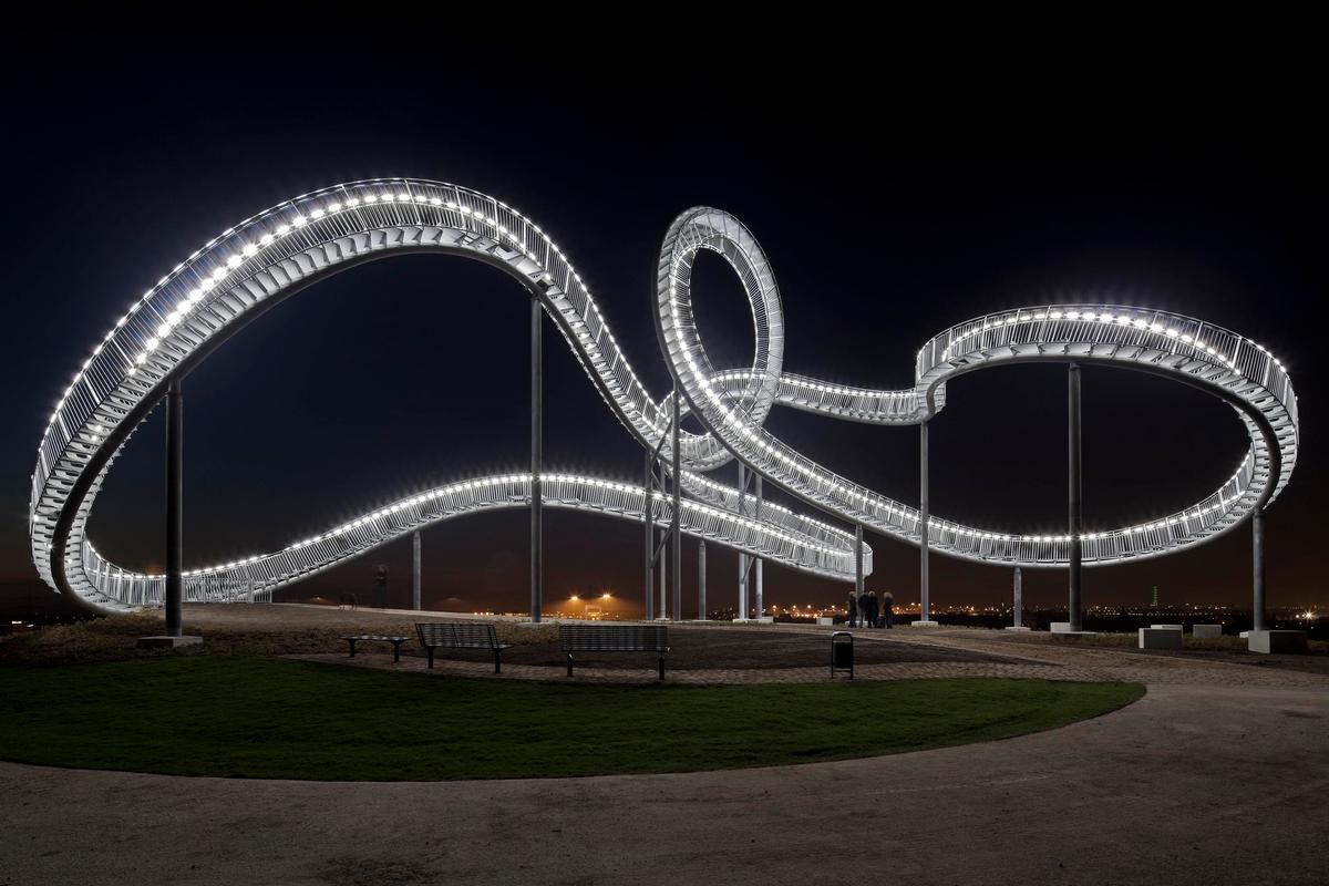 Sculpture "Tiger & Turtle – Magic Mountain" by Heike Mutter and Ulrich Genth 