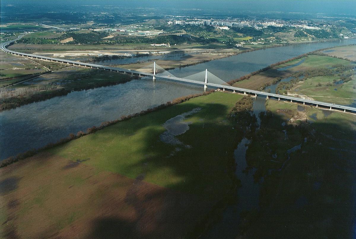 Tejobrücke Santarém 