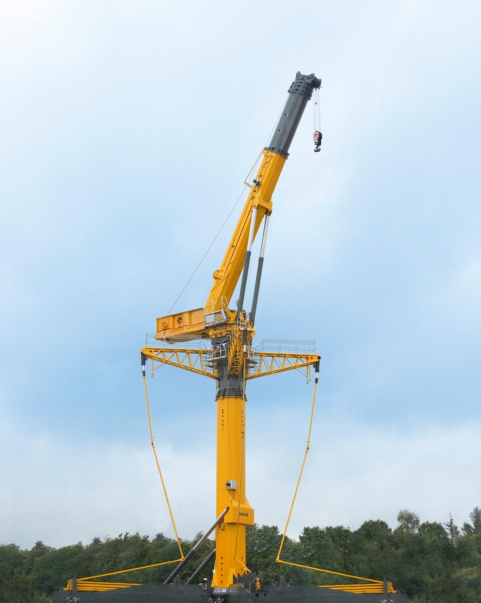 Media File No. 217707  The GTK 1100 telescopic tower crane for the American manufacturer Grove is produced in Wilhelmshaven. It is ideal for applications requiring great lifting heights (e.g. wind turbines)