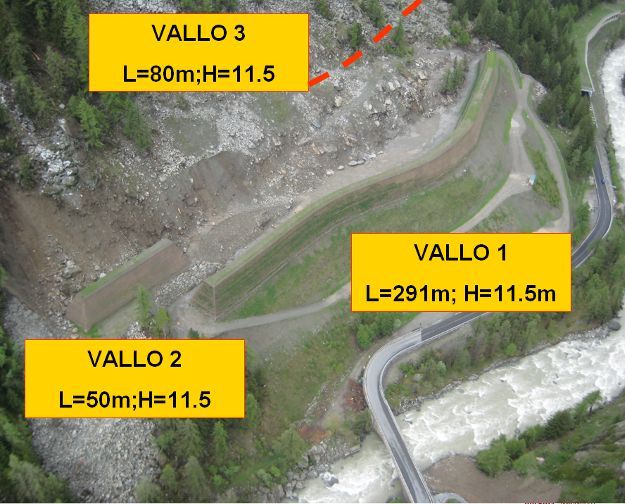 Steinschlagschutzdammsystem zum Schutz der Autobahn SR 47 in Cogne im Valle d'Aosta/Italien 