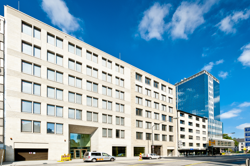 Büro- und Verwaltungsgebäude der Stiftung Waisenhaus, Doppelt dämmt besser 