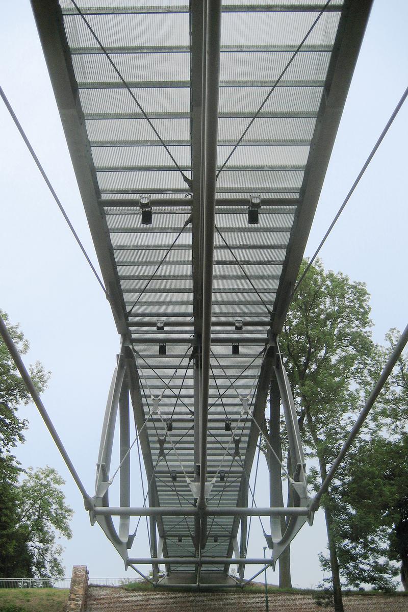 Geh- und Radwegbrücke Hradec Králové 