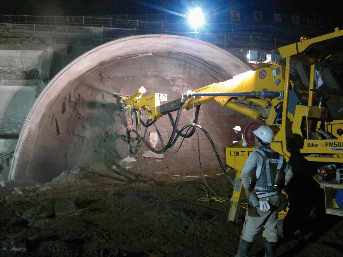 SPM 500 WETKRET am nördlichen Tunneleingang, vor dem Baubeginn des ersten Abschnitts des Kuan-Yin Tunnels 