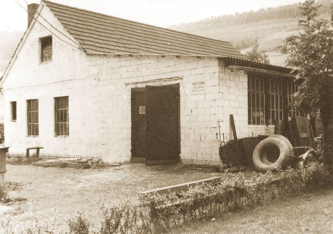Start der TRACTO-TECHNIK 1962 in einer Garage 