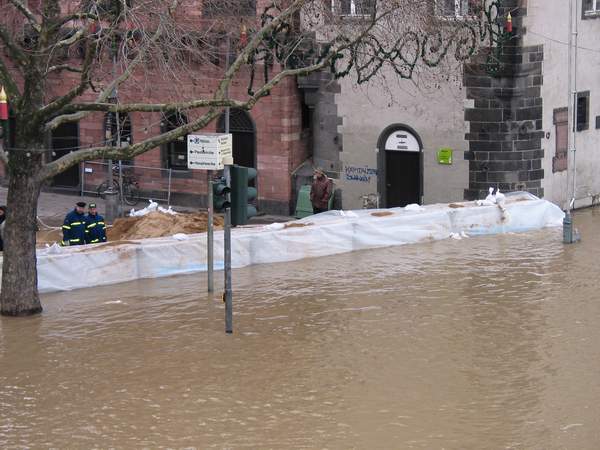 Hochwasserschutzsystem im Einsatz in der Altstadt 