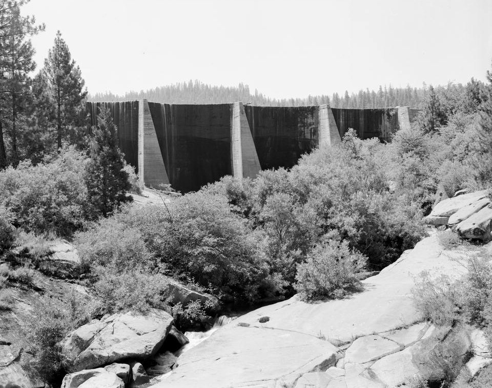 Hume Lake Dam. (HAER, CAL,10-HUME,1-3) 