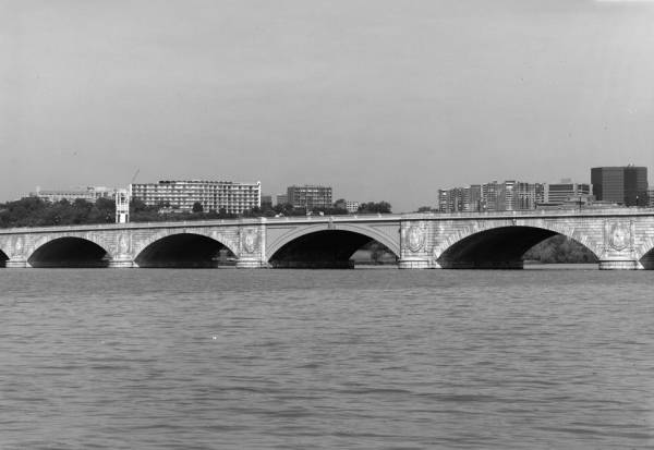 Arlington Memorial Bridge. (HAER, DC,WASH,563-3) 