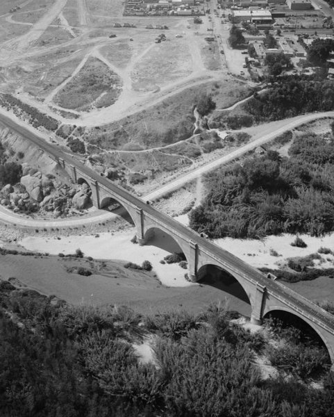 Union Pacific Railroad Bridge, Riverside, California. (HAER, CAL,33-RIVSI.V,1-4) 